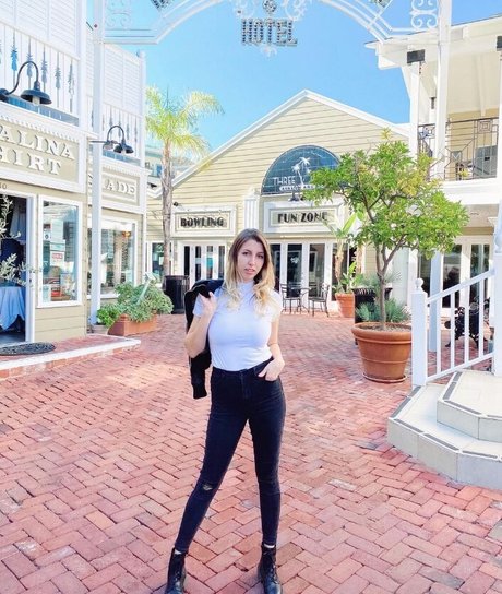 Abigail Cristea hd top bild