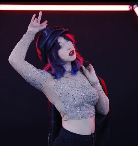 Melody Cristea kunst hübsche archiv