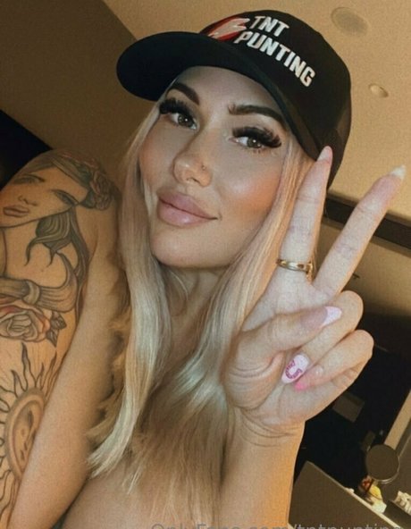 carlyelectriclive erotische heiße galerie