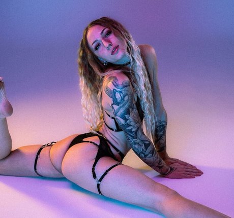 DanceZora schauspielerin freie archiv