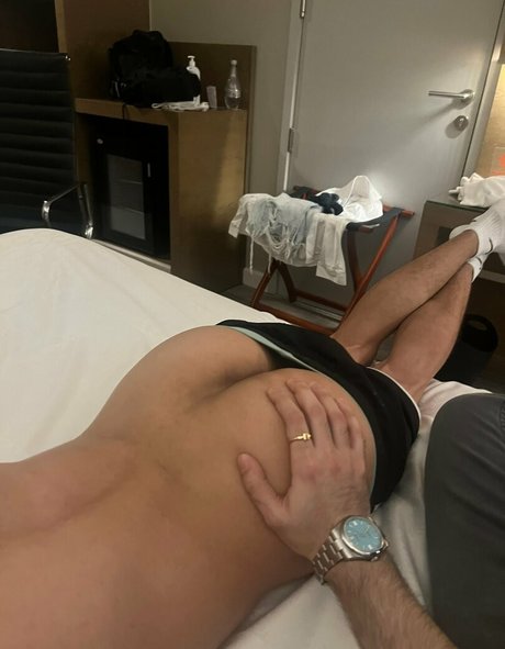 oscarharrisonx model schöne galerie