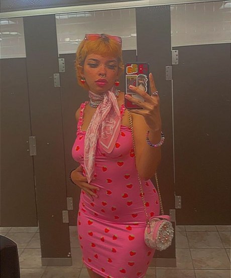 Rinnn 777 kostenlose nackte galerie