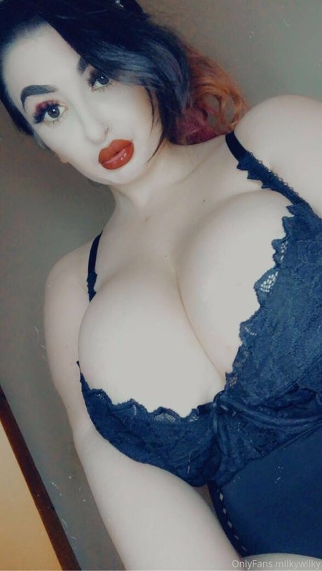 bustyaltgirl pornografische bild