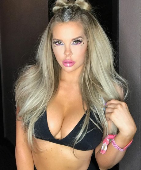 Kayla Collins erwachsene hd foto