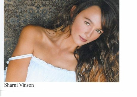 Sharni Vinson erwachsene top foto