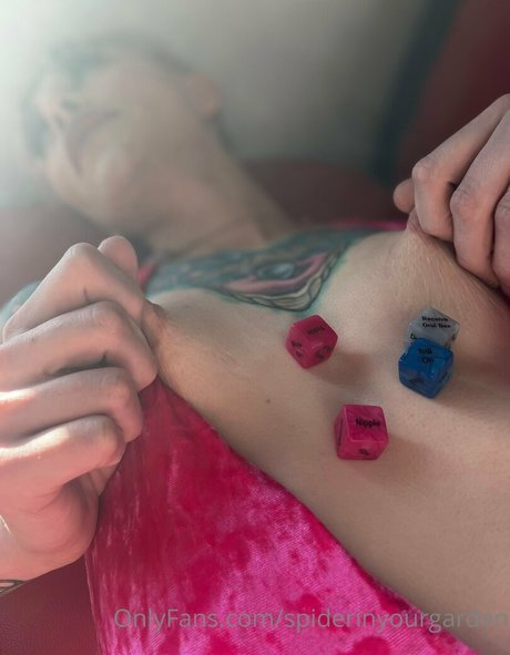 schwarze oma-onlyfans perfekte heiße bild