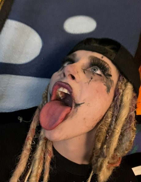 spiderinyourgarden model exklusive bilder