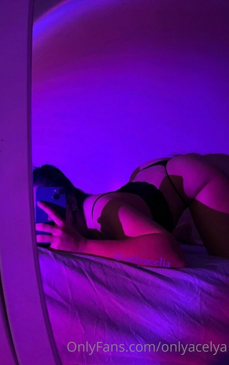 onlyacelya pornostar nackte galerie