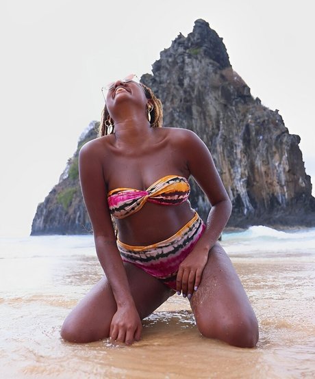 Sarah Aline sexy kostenlose bild