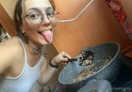 amateur blondine nur fans exklusive bild