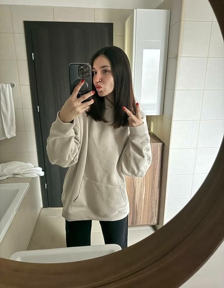 KiraFemmeFatal hd beste foto