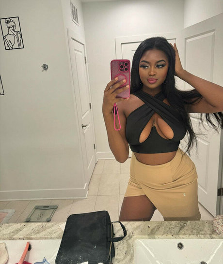 Sheena Marie nackt freie bild