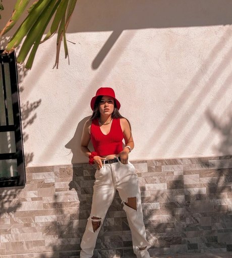 Ashly Martinez erwachsene nacktheit bilder