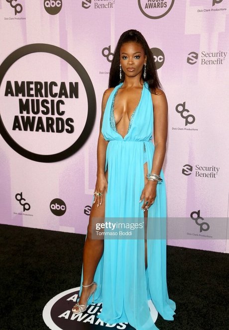 Ari Lennox nackt perfekte fotos