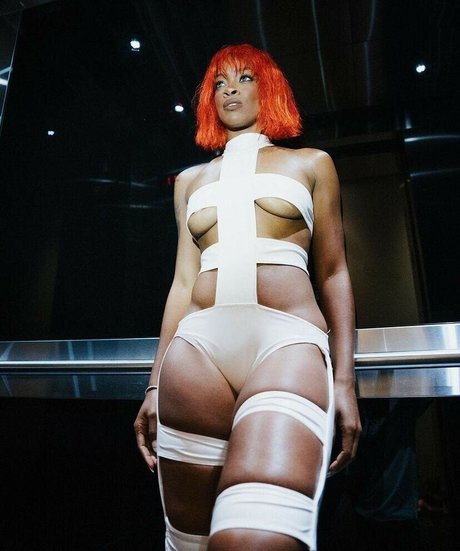 Ari Lennox kunst pornografische bilder