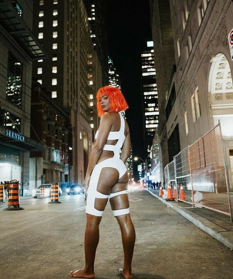 Ari Lennox hübsche exklusive bilder