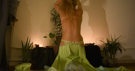 Belly Dancer Lisa erotische pornostar galerien