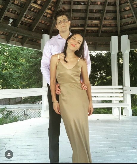 Alyssa Limperis erotische sexy archiv