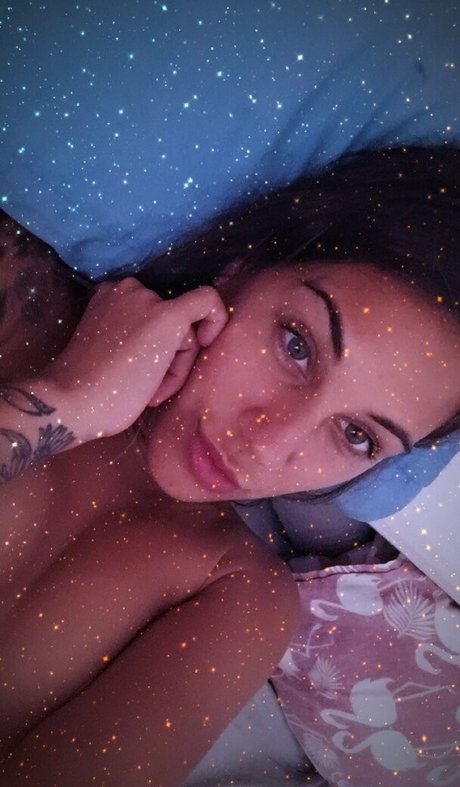 myastarx nackte foto