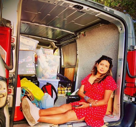 Nisha Katona erotische schöne bild