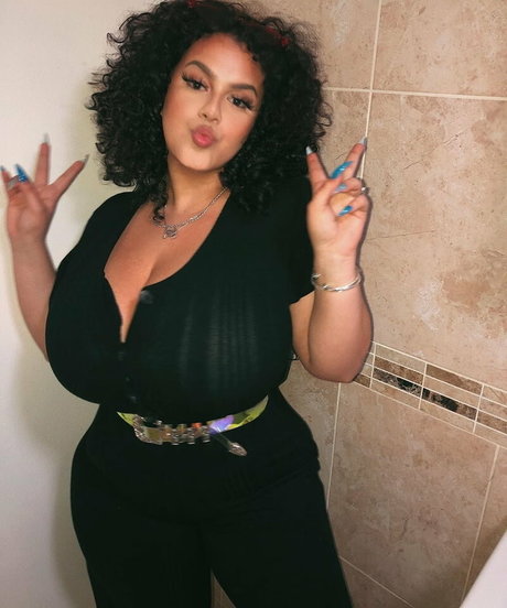 Hunny Mims pornostar nackt archiv