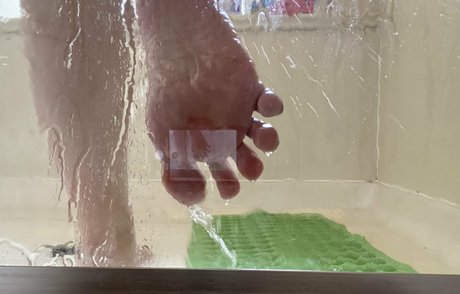 youlovemyfeettrample porno kunst fotos