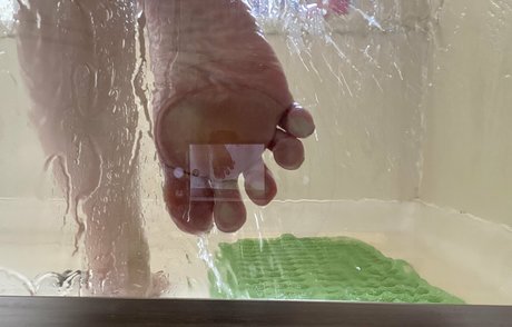 youlovemyfeettrample kostenlose xxx galerie