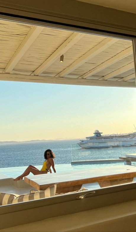 Chanel Terrero heiße sex bild