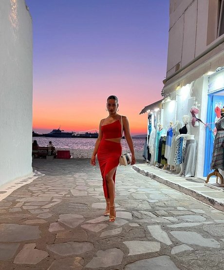 Chanel Terrero xxx nacktheit foto