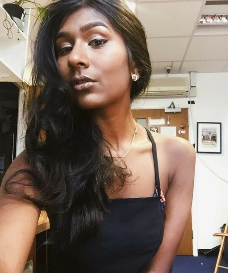 Ash Sarkar schöne exklusive bilder