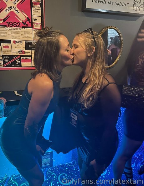 latextam erotische kostenlose bilder