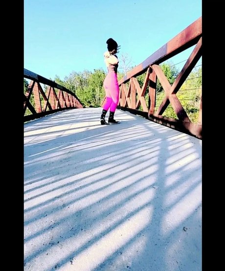 Gray Hawkes model nette fotos