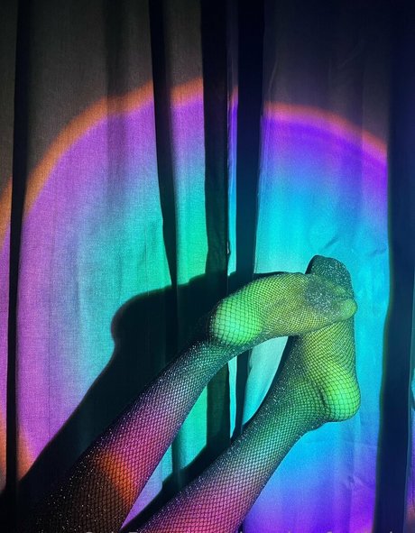 chocolatefeetbabe model hd bilder