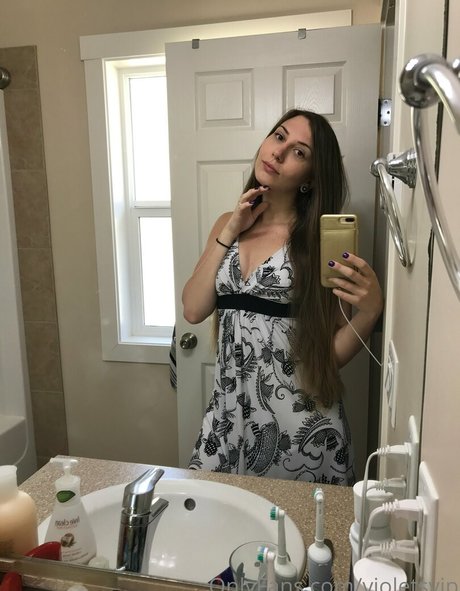 violetsvip freie erwachsene bild