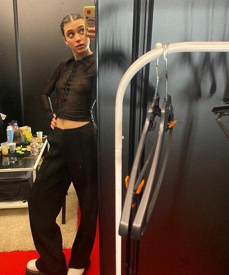 Claire Pommet schauspielerin kunst archiv