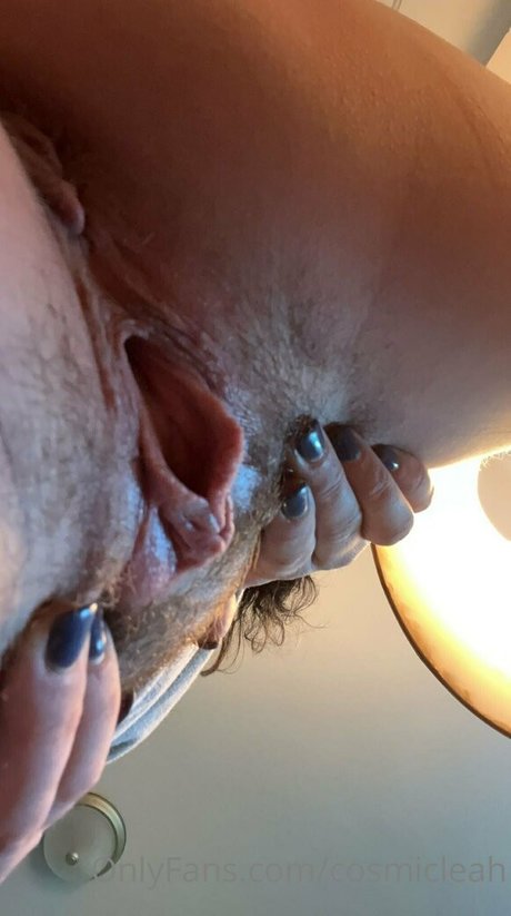 cosmicleah model freie bilder