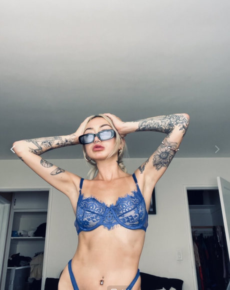 Blondeanime nackt galerie