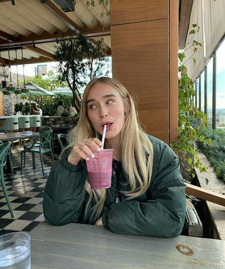 Sina Deinert heiße erotische fotos