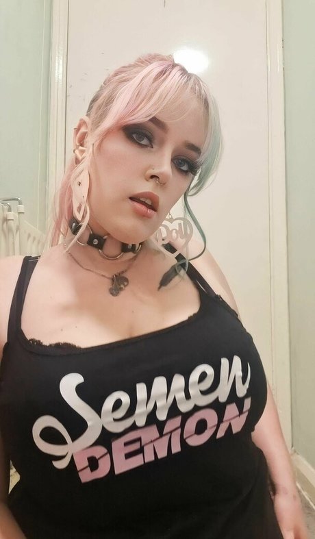 sicklysuccubus model nackt bild