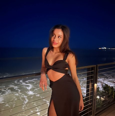 Izabella Alvarez model schöne bilder