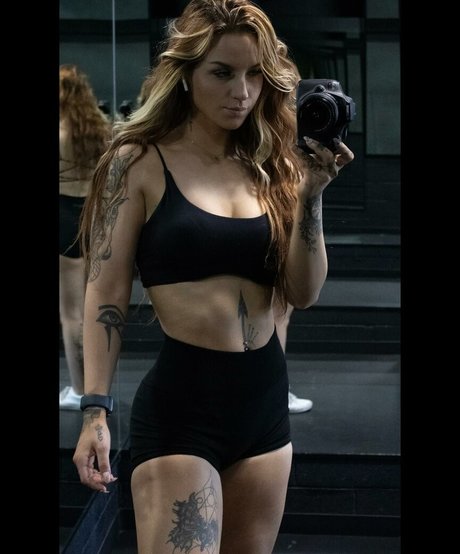 Natasha Gillem hübsche schöne bild