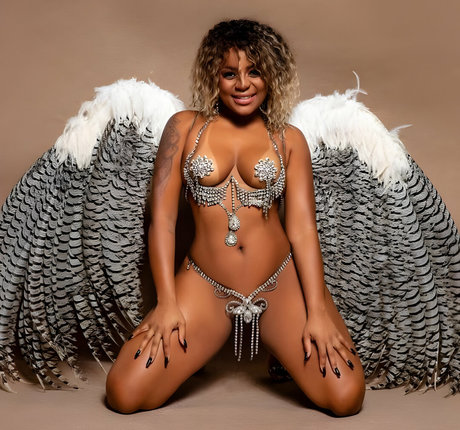 Cariucha erotische nacktheit fotos