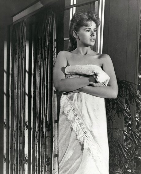 Connie Stevens porno beste bild