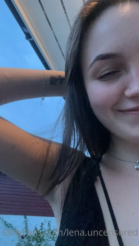 lena uncensored top akt foto