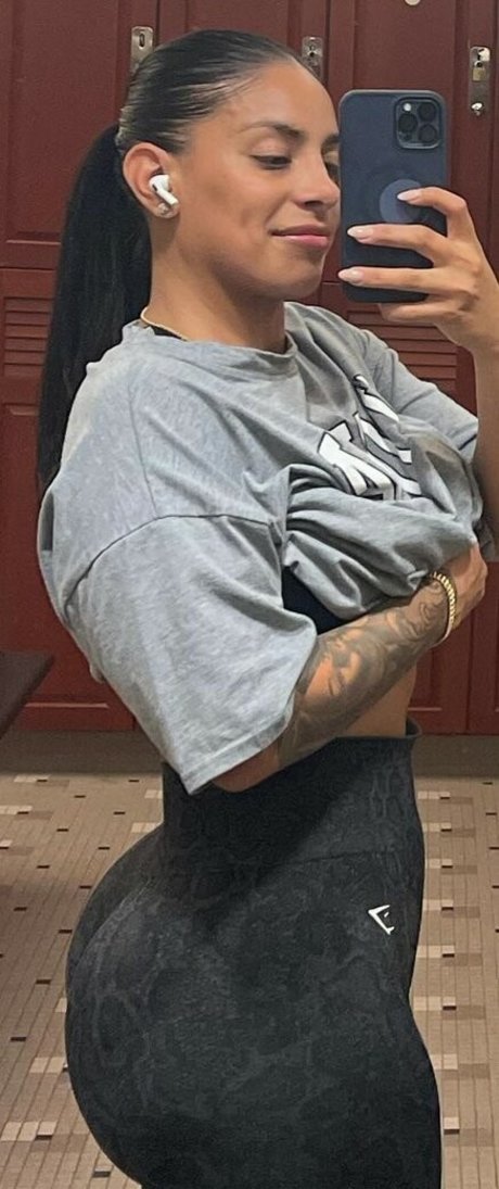 janibel b xxx nackten bild