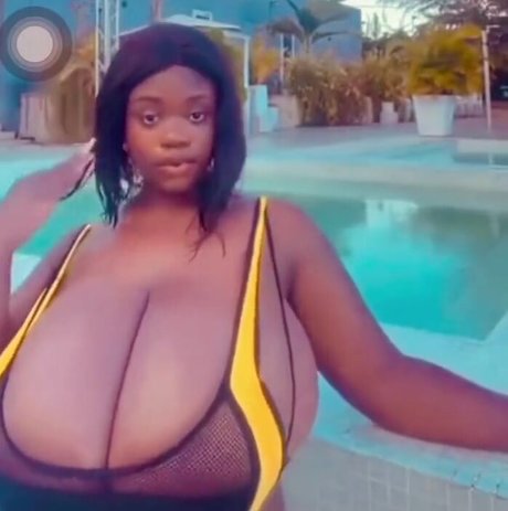 Chanel La Croix exklusive heiße bilder