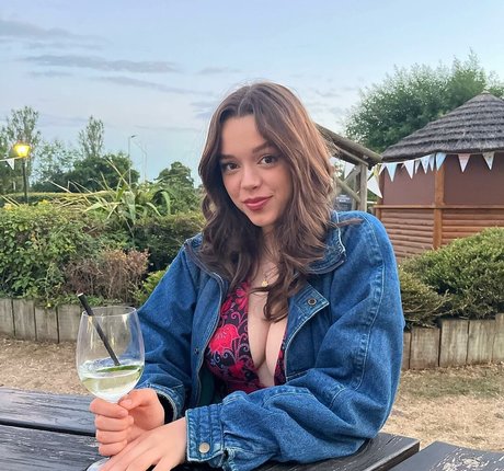 sofialowex hübsche nackt foto