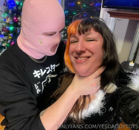 yesdaddytoys nackt schöne foto