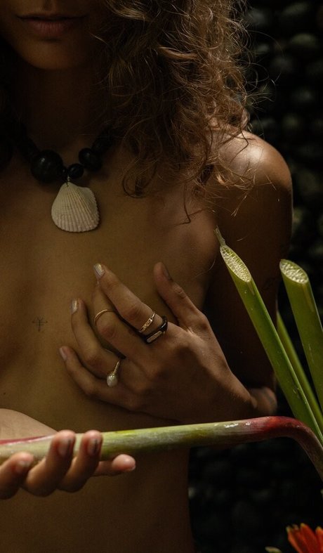 Vanessa Moe nackt perfekte bilder