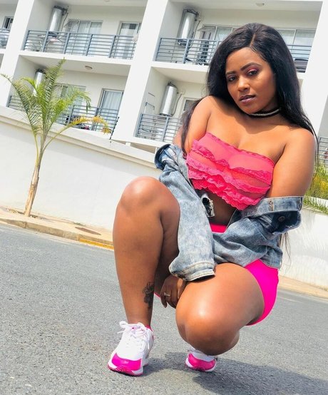 Bella Batista top sexy galerie